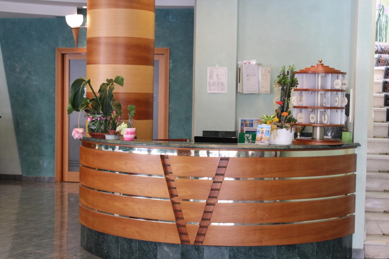 Hotel American Bellaria-Igea Marina Esterno foto
